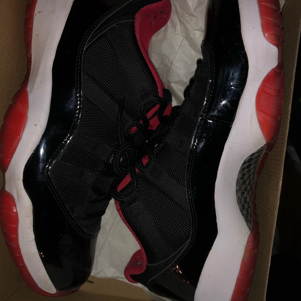 LOW BRED 11's SIZE 9 GREAT CONDITION